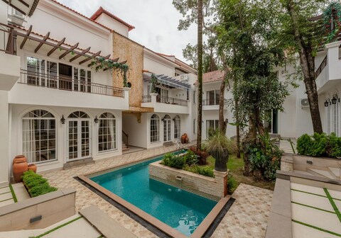 2 bhk condo @ 102 casa del Leon Assagon