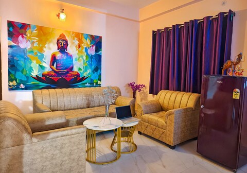 The Cloudy Stay | Entire 3BHK Apartment