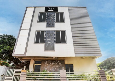 Super Townhouse Chandrasekharpur