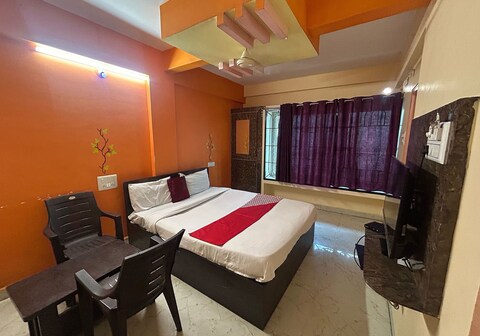 Hotel O Jodi Sri Muneshwara Swamy Temple