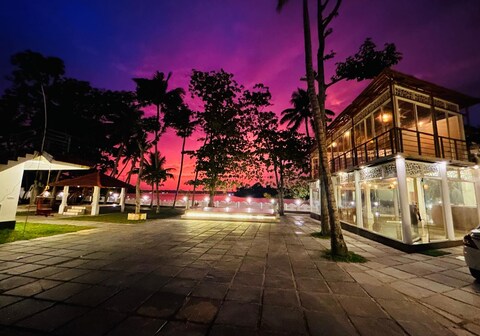 Lavilla Lake Resort And Restaurant