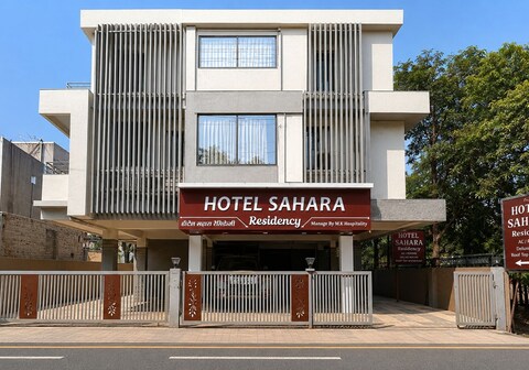Hotel Sahara Residency