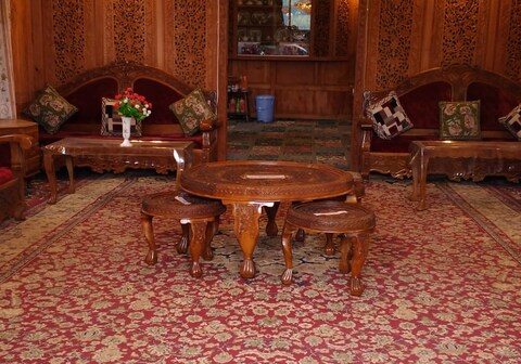 Houseboats Kashmir Treat