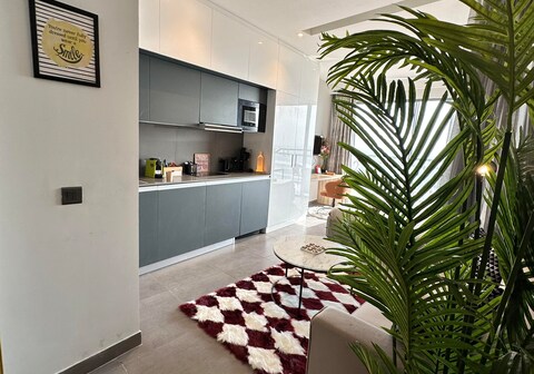 White Haven Luxurious Apt. w/Riverfront view