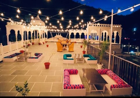 Leopard Valley Resort