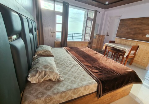 HILL VIEW HOME STAY