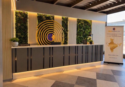 Click Hotels Lite, Chakan