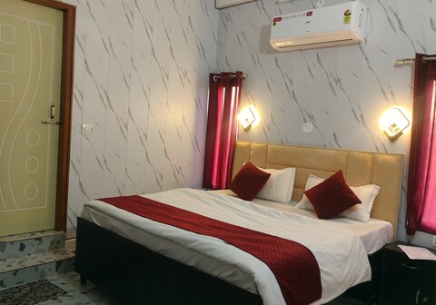 Yellow Divine Stay Near Baglamukhi