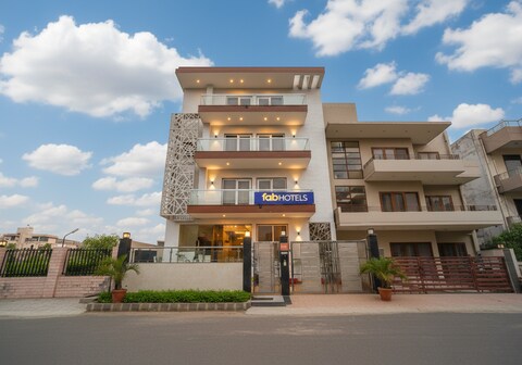 FabHotel Emoji Stays