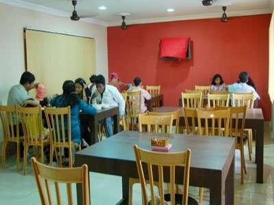 hotel-greenland-inn-digha-restaurant