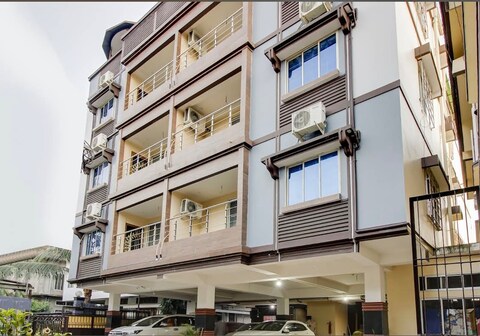 IR Luxuria Hotel , Guwahati
