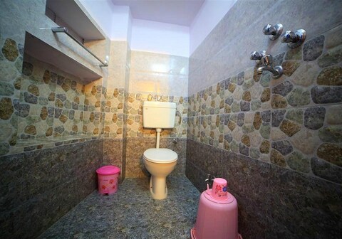 Alampat Nest By The Lake