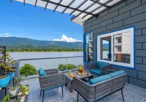 SaffronStays Tarangini by the Ganges near Ghat