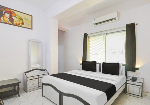 Hotel O Mahaveer Tower