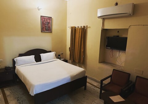 Hotel Shri karni niwas