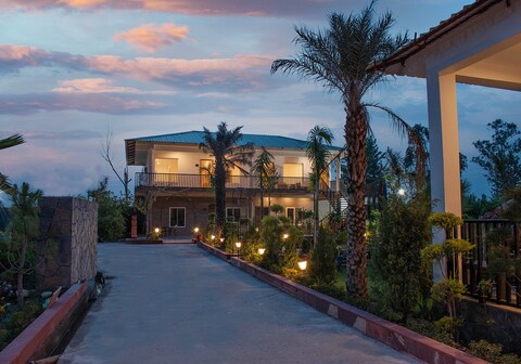 Palms Grove Resort Corbett