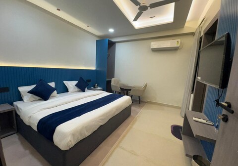 Hotel Aryan In @ Railway Station Road Haridwar