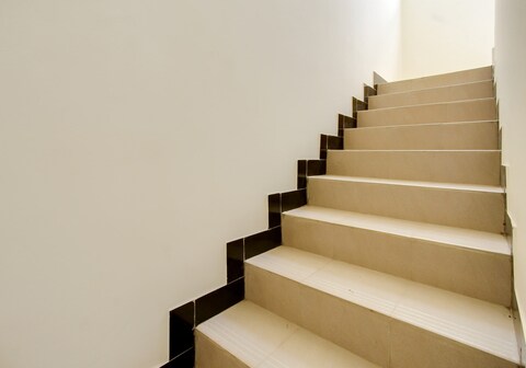 Hotel O Crescent Lodge