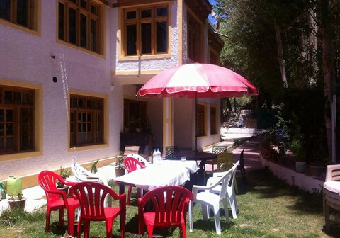 Green Villa Guest House Leh | Rooms & Cook
