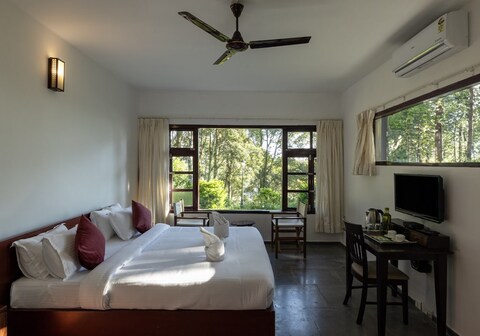 Avadale Munnar - Entire Villa