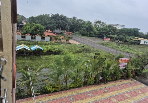 Hotel New Raavi Family Restaurant & Lodging Boarding