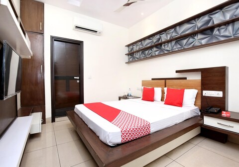 Hotel O Emblem