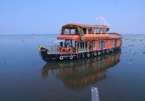 Alleppey boat trips