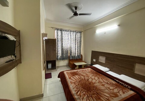 Hotel Aashirwad Katra By GRB