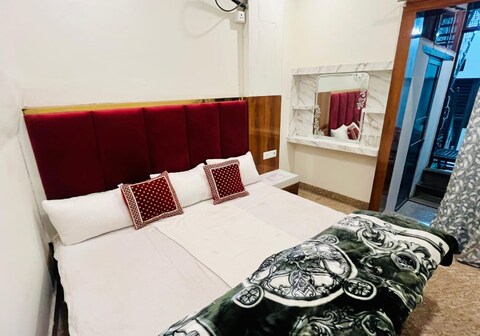 Maa Bhagirathi Yatra Niwas