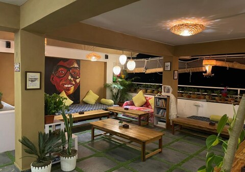 Mellow Fellow Rooms And Hostel