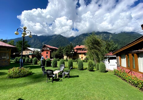 Hotel Volga Main Market Pahalgam