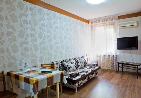 Lessor Apartment 201