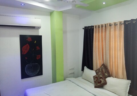 Hotel Arbuda Residency