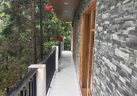 Zenden Elegant Hills @ Mussoorie Lake