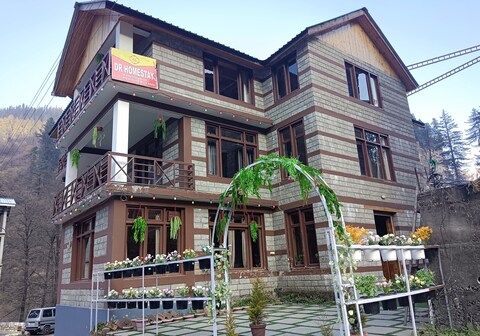 Riverside Mountain view cottage