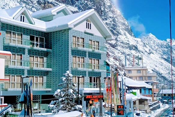 Jewel Kongchen Retreat & Spa