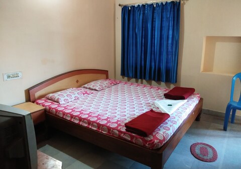 Rishaan Guest House