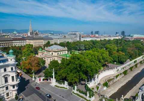 إنتركونتاين ٕتال فيينا باي آيتش جي