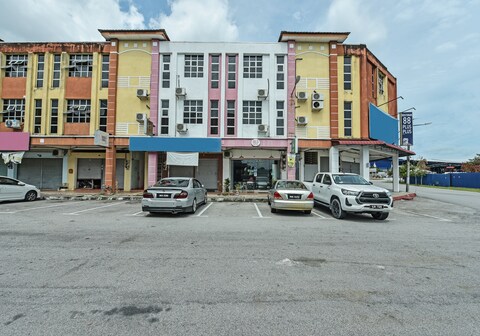 Hotel O M Three Hotel