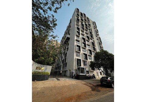 Arial Studio near BKC by Squareone Stays