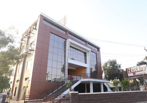 NESTLAY ROOMS VANAGARAM