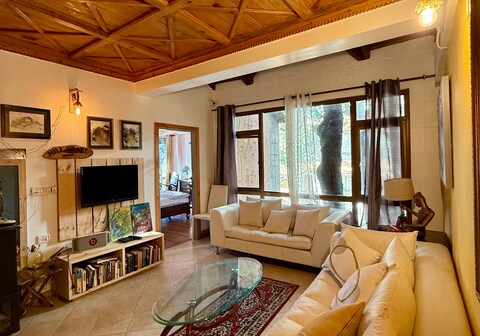 Villa Bliss Grandeur 5BHK Near Mall Road