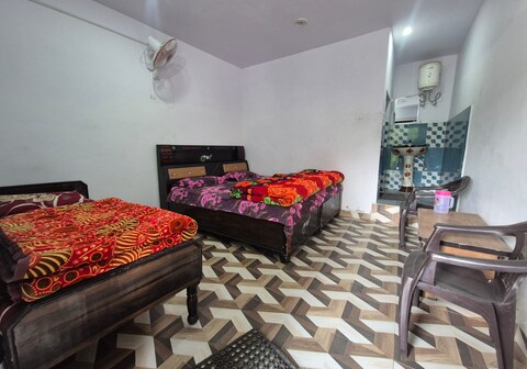 Devom Guest House