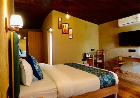 Nayana Corbett Resort