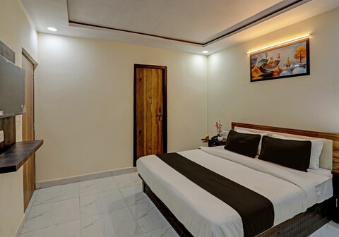 OYO 821347 Lucknow Inn