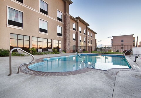 Best Western Plus Texarkana Inn & Suites
