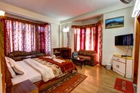Hotel Royal, Manali Hotel Royal, Manali