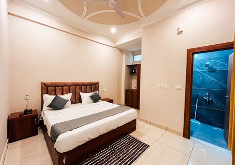 Hotstel Rishikesh at Upper Tapovan