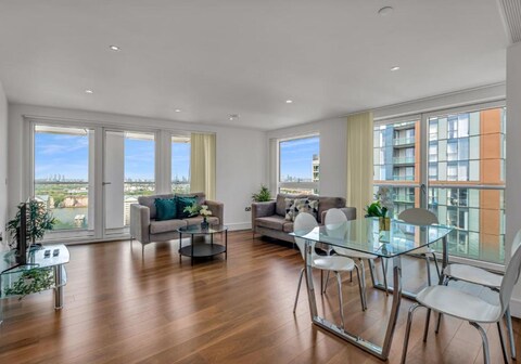 MySquare Elegant One & Two Bed Flats in Canary Wharf