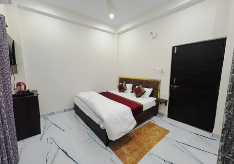 Mahalaxmi PG House, Assi